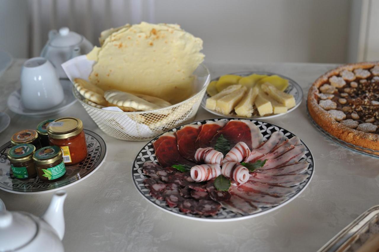 B&B E Home Restaurant S'Ispera Monolocale Uso Esclusivo Фони Екстериор снимка